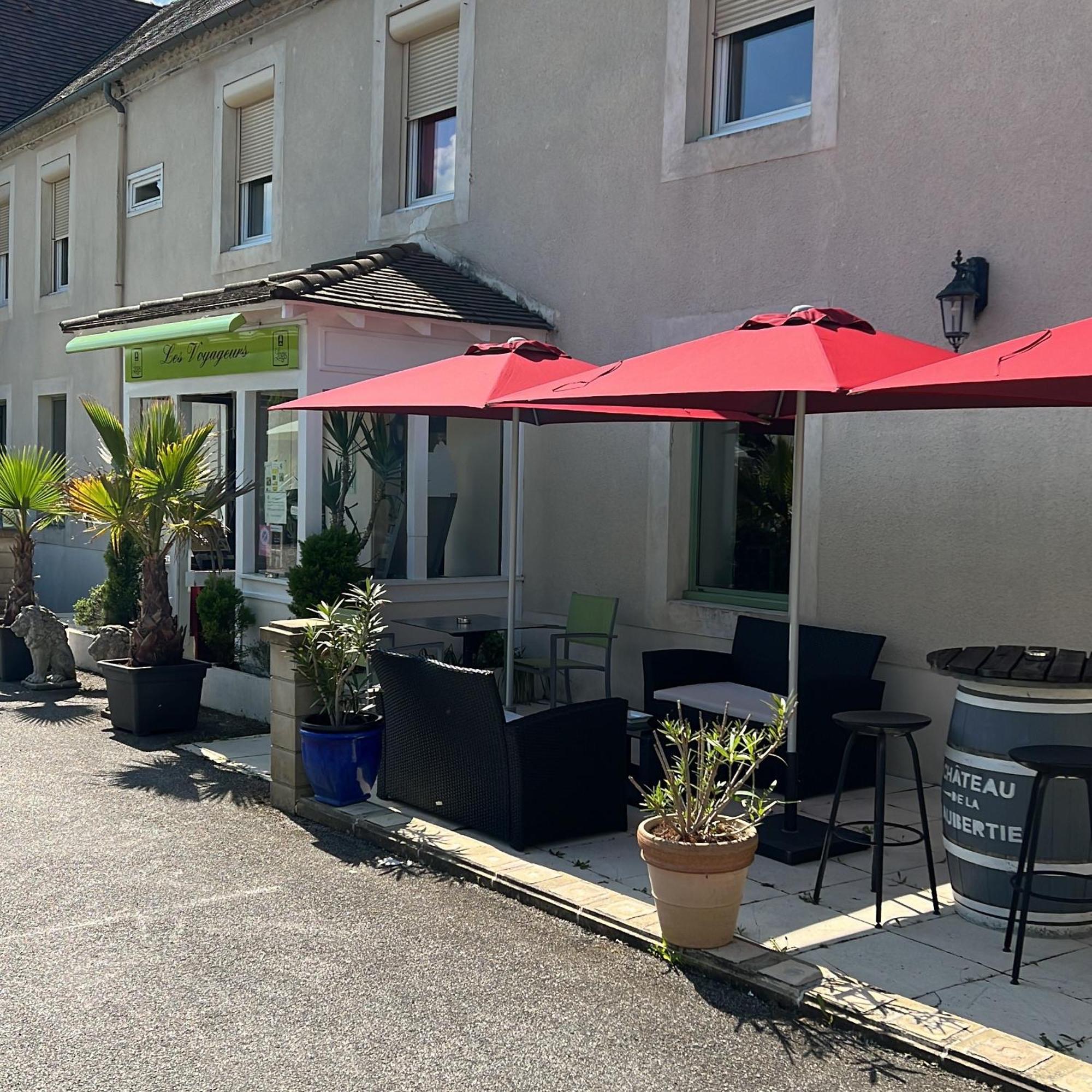 Logis Hotel-Restaurant Les Voyageurs La Coquille Exteriér fotografie